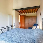Daire Tuscan Sun With Shared Pool - Happy